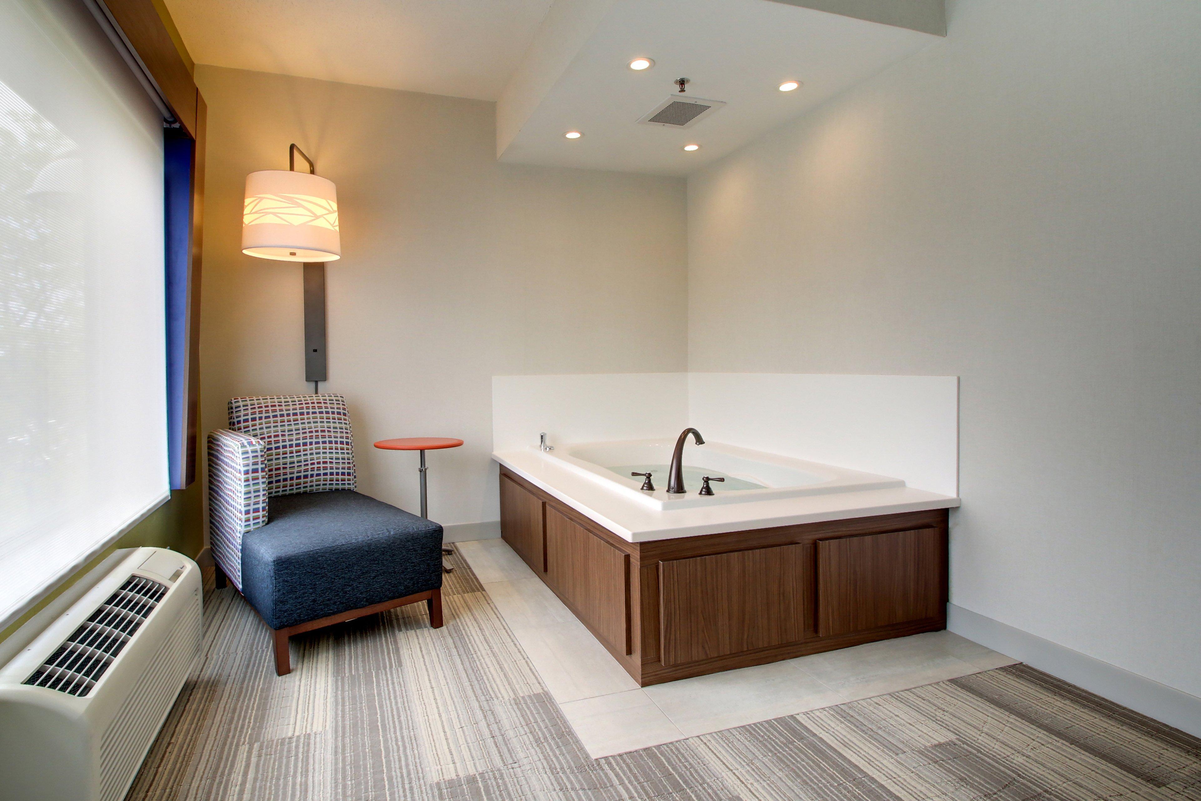 Holiday Inn Express & Suites Aurora - Naperville By Ihg Exterior foto
